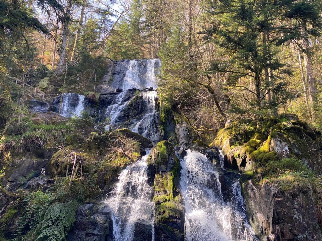 cascade de tendon dans les vosges près de gerardmer crédit photo Anaïse Mazzanti lang