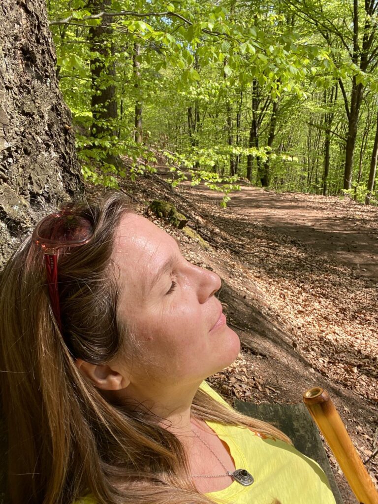 se ressourcer en forêt en alsace, sortie nature à deux pas de strasbourg, le top des forets en alsace. Foret de Haguenau. Champ du feu. Forêts près de Strasbourg. Sortie en famille. Balade et randonnée nature.crédit photo ©Anaïse Mazzanti Lang