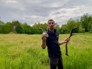 Paul Obringer d’Animation Adventure 67 lors d’une sortie nature en Alsace.