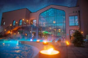 Crédit photo Saarland Therme, piscine spa en allemagne en forêt noire. Où faire un spa en amoureux en allemagne ? détente et relaxation près de l'alsace ou en alsace