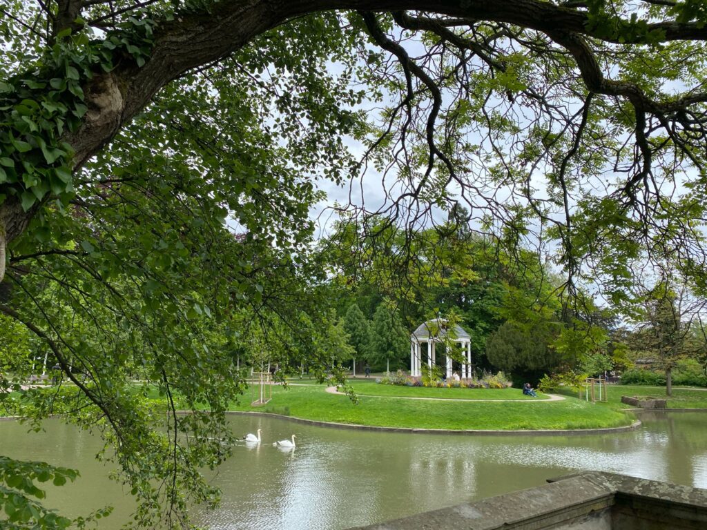 Vue sur le pavillon Joséphine à l'Orangerie, Strasbourg. Crédit photo ©Anaïse Mazzanti Lang