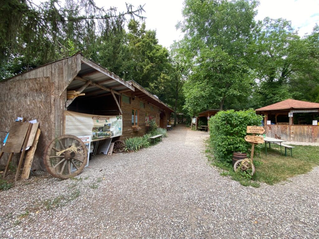Le Davy Crockett Camp à Kolbsheim, un espace nature avec parcours pédagogique, glaces artisanales et animations près de Strasbourg.