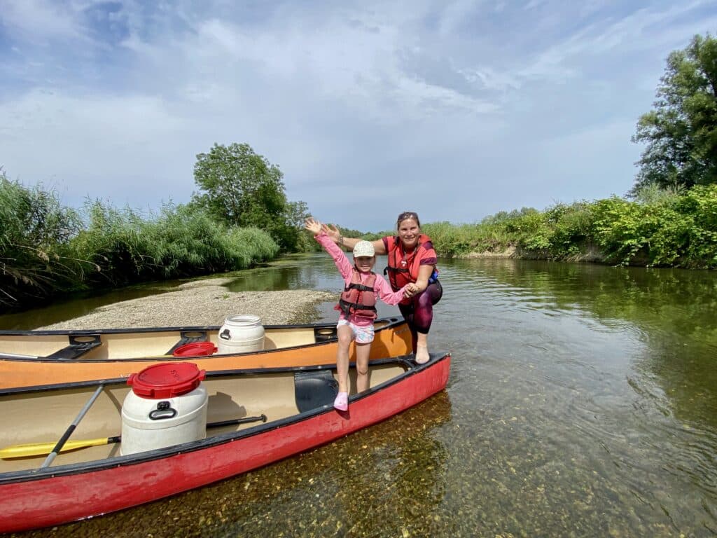 Sortie en famille : balade en canoë canadien avec les canoës du Ried. Une sortie nature en Alsace à Sélestat à moins d'une heure de Strasbourg. Sortie Nature à deux pas Alsace