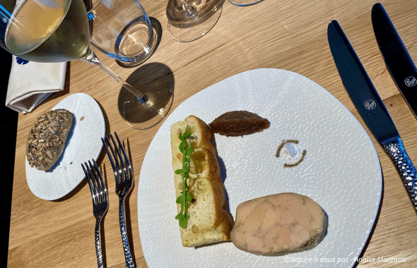 Entrée foie gras au Royal Palace de Kirrwiller. Restaurant La Plume Gourmande. Excellent service, cuisine raffinée et bien servie.