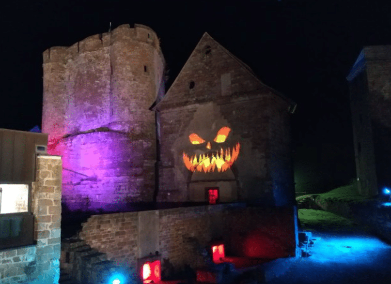 Où fêter Halloween en Alsace? Au Château de Lichtenberg dans les Vosges du Nord en Alsace - sortie nature en famille