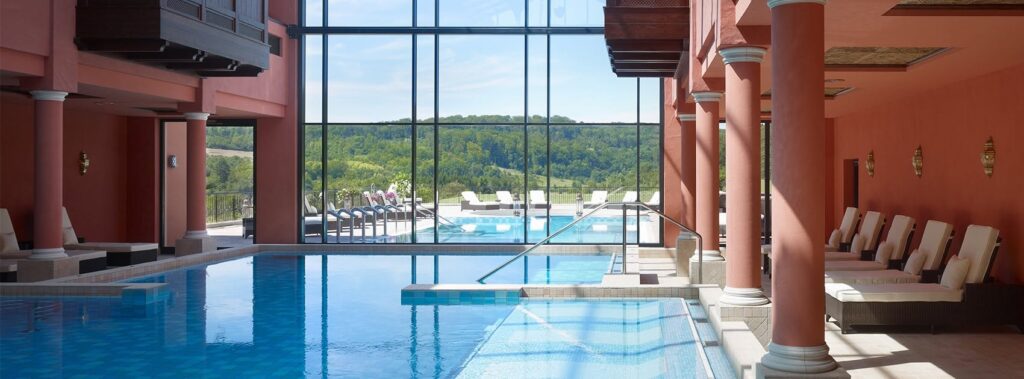 Crédit photo Saarland Therme, piscine spa en allemagne en forêt noire. Où faire un spa en amoureux en allemagne ? détente et relaxation près de l'alsace ou en alsace