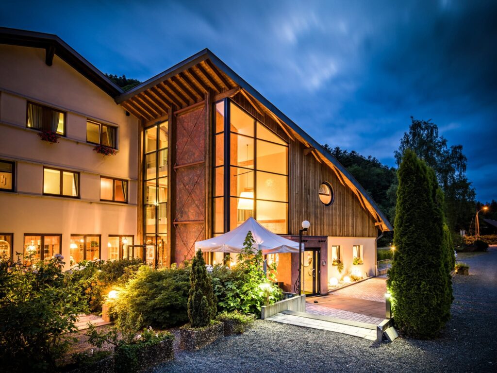 Découvrez l'hôtel restaurant la Fischhutte à Mollkirch près d'Obernai en Alsace. Entre nature et forêt.